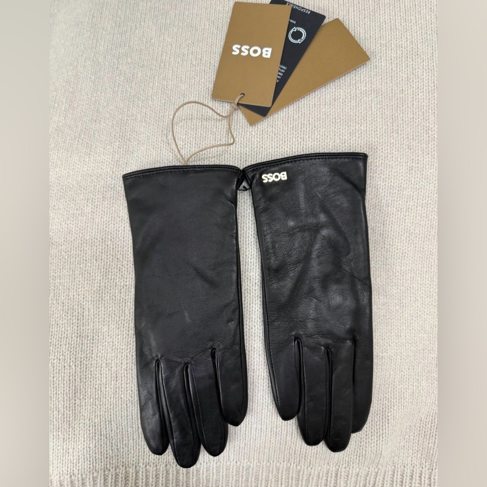 BOSS
LEATHER GLOVES WITH KNITTED LINING AND TOUCHSCREEN-FRIENDLY FINGERTIPS
